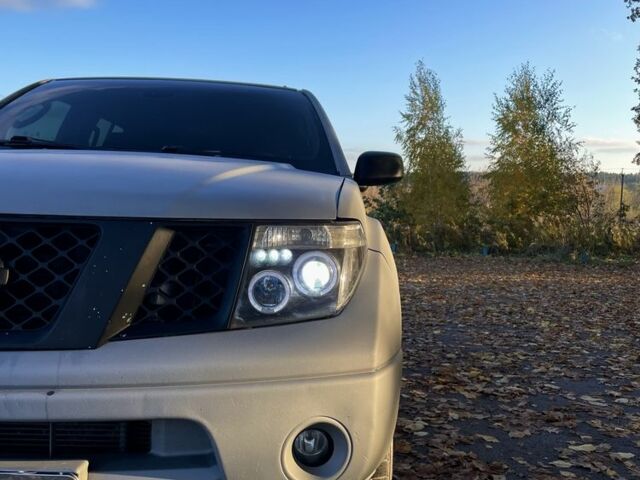 Серый Ниссан Патфайндер, объемом двигателя 2.5 л и пробегом 309 тыс. км за 6999 $, фото 10 на Automoto.ua