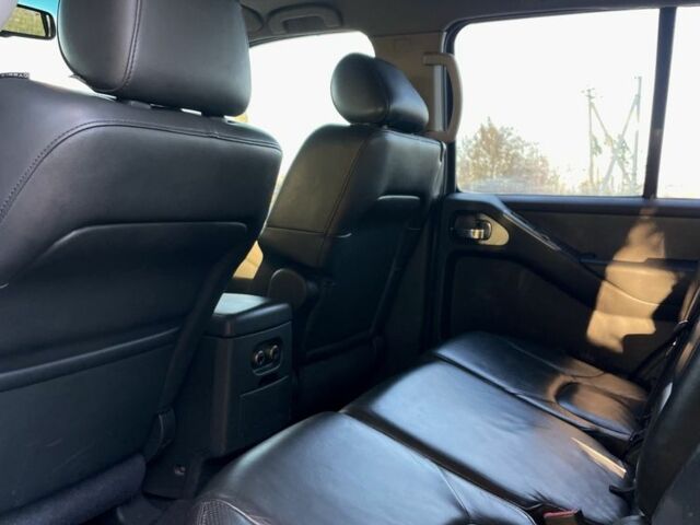 Серый Ниссан Патфайндер, объемом двигателя 2.5 л и пробегом 309 тыс. км за 6999 $, фото 8 на Automoto.ua