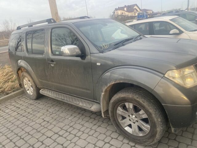 Сірий Ніссан Патфайндер, об'ємом двигуна 2.5 л та пробігом 218 тис. км за 6904 $, фото 7 на Automoto.ua