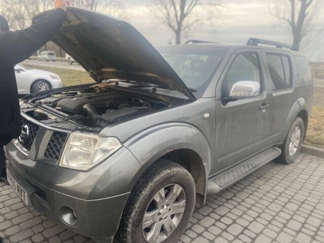 Сірий Ніссан Патфайндер, об'ємом двигуна 2.5 л та пробігом 218 тис. км за 6904 $, фото 6 на Automoto.ua