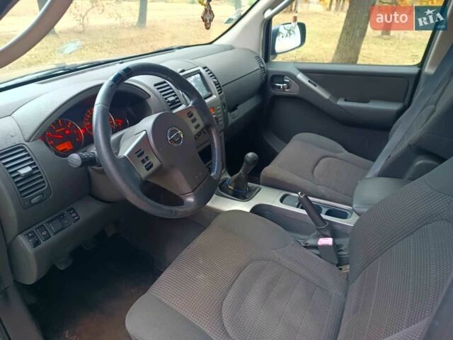 Сірий Ніссан Патфайндер, об'ємом двигуна 2.5 л та пробігом 361 тис. км за 5999 $, фото 9 на Automoto.ua