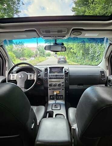 Сірий Ніссан Патфайндер, об'ємом двигуна 2.5 л та пробігом 192 тис. км за 9800 $, фото 8 на Automoto.ua