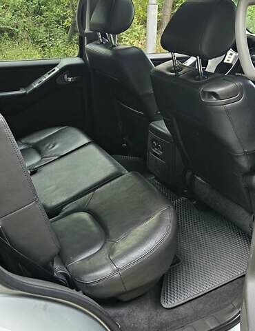 Сірий Ніссан Патфайндер, об'ємом двигуна 2.5 л та пробігом 192 тис. км за 9800 $, фото 12 на Automoto.ua