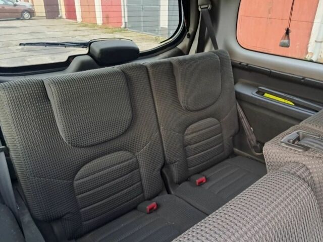 Серый Ниссан Патфайндер, объемом двигателя 2.5 л и пробегом 247 тыс. км за 3100 $, фото 8 на Automoto.ua