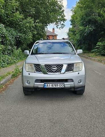 Сірий Ніссан Патфайндер, об'ємом двигуна 2.5 л та пробігом 192 тис. км за 9800 $, фото 6 на Automoto.ua