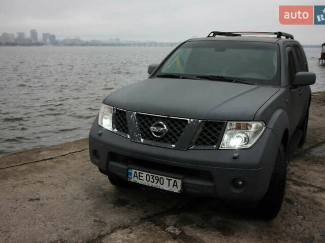 Ниссан Патфайндер 2005 в Днепре (Днепропетровске) на Automoto.ua Серый Ниссан Патфайндер, объемом двигателя 2.49 л и пробегом 285 тыс. км за 7600 $, фото 1 на Automoto.ua