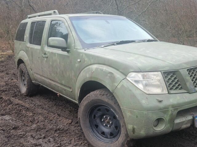 Сірий Ніссан Патфайндер, об'ємом двигуна 2.5 л та пробігом 285 тис. км за 4700 $, фото 1 на Automoto.ua