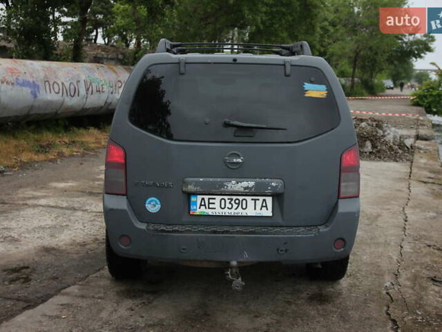 Ниссан Патфайндер 2005 в Днепре (Днепропетровске) на Automoto.ua Серый Ниссан Патфайндер, объемом двигателя 2.49 л и пробегом 285 тыс. км за 7600 $, фото 14 на Automoto.ua