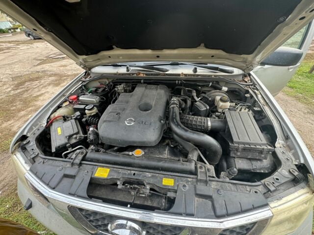 Сірий Ніссан Патфайндер, об'ємом двигуна 0 л та пробігом 270 тис. км за 4800 $, фото 1 на Automoto.ua