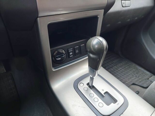 Серый Ниссан Патфайндер, объемом двигателя 2.5 л и пробегом 230 тыс. км за 3416 $, фото 8 на Automoto.ua