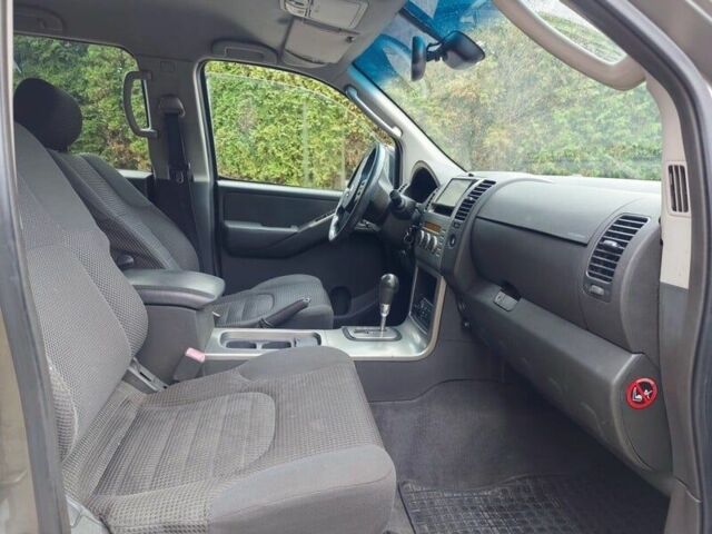 Серый Ниссан Патфайндер, объемом двигателя 2.5 л и пробегом 230 тыс. км за 3416 $, фото 9 на Automoto.ua