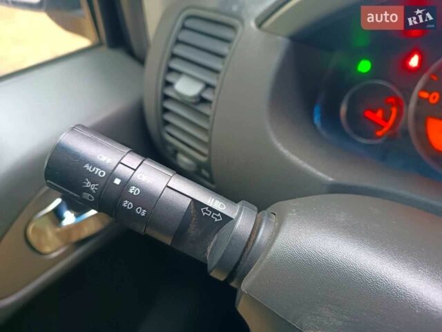 Сірий Ніссан Патфайндер, об'ємом двигуна 2.5 л та пробігом 361 тис. км за 5999 $, фото 17 на Automoto.ua