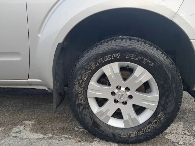 Серый Ниссан Патфайндер, объемом двигателя 2.5 л и пробегом 247 тыс. км за 3100 $, фото 11 на Automoto.ua