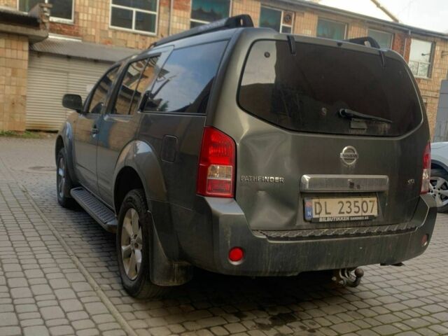 Сірий Ніссан Патфайндер, об'ємом двигуна 2.5 л та пробігом 3 тис. км за 4000 $, фото 3 на Automoto.ua