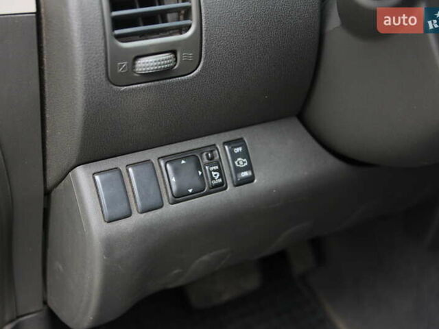 Ниссан Патфайндер 2005 в Днепре (Днепропетровске) на Automoto.ua Серый Ниссан Патфайндер, объемом двигателя 2.49 л и пробегом 285 тыс. км за 7600 $, фото 21 на Automoto.ua