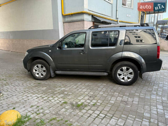 Серый Ниссан Патфайндер, объемом двигателя 2.49 л и пробегом 407 тыс. км за 10888 $, фото 8 на Automoto.ua