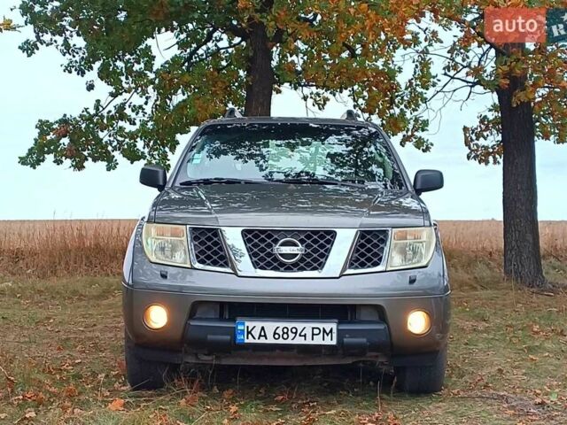Сірий Ніссан Патфайндер, об'ємом двигуна 2.5 л та пробігом 361 тис. км за 5999 $, фото 2 на Automoto.ua