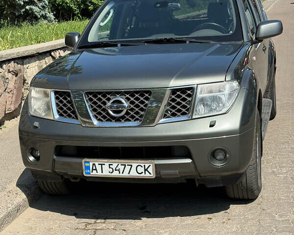 Серый Ниссан Патфайндер, объемом двигателя 2.49 л и пробегом 407 тыс. км за 10888 $, фото 7 на Automoto.ua