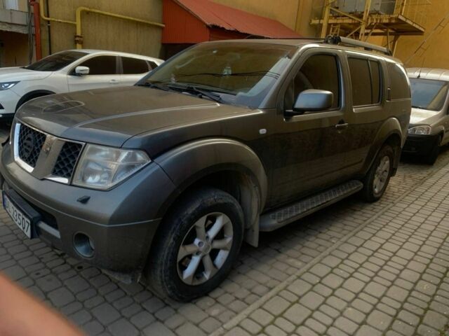 Сірий Ніссан Патфайндер, об'ємом двигуна 2.5 л та пробігом 3 тис. км за 4000 $, фото 4 на Automoto.ua
