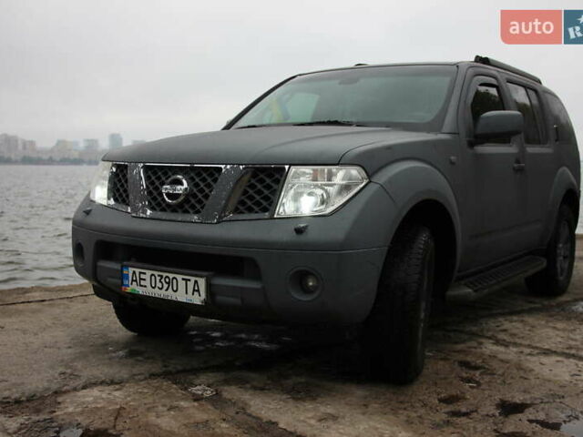 Ниссан Патфайндер 2005 в Днепре (Днепропетровске) на Automoto.ua Серый Ниссан Патфайндер, объемом двигателя 2.49 л и пробегом 285 тыс. км за 7600 $, фото 7 на Automoto.ua