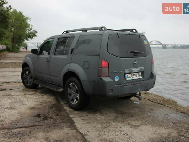 Ниссан Патфайндер 2005 в Днепре (Днепропетровске) на Automoto.ua Серый Ниссан Патфайндер, объемом двигателя 2.49 л и пробегом 285 тыс. км за 7600 $, фото 13 на Automoto.ua