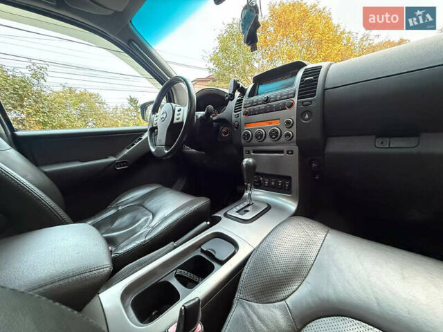 Серый Ниссан Патфайндер, объемом двигателя 4 л и пробегом 155 тыс. км за 12700 $, фото 53 на Automoto.ua