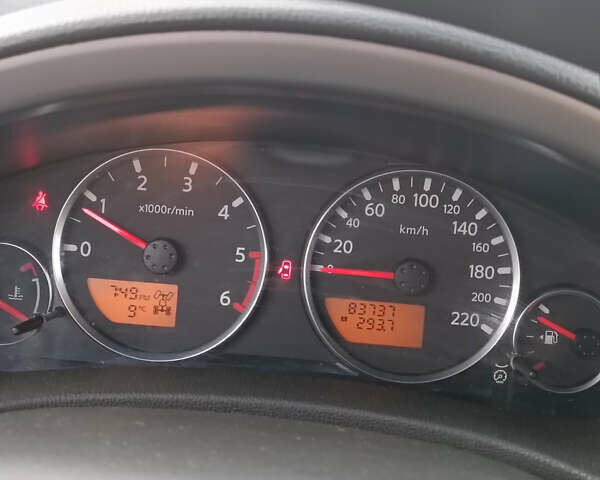 Сірий Ніссан Патфайндер, об'ємом двигуна 2.5 л та пробігом 83 тис. км за 13100 $, фото 14 на Automoto.ua