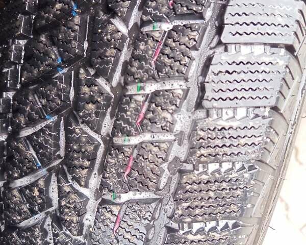 Сірий Ніссан Патфайндер, об'ємом двигуна 2.5 л та пробігом 255 тис. км за 10000 $, фото 13 на Automoto.ua