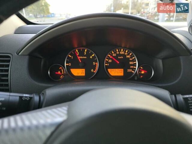 Серый Ниссан Патфайндер, объемом двигателя 2.49 л и пробегом 367 тыс. км за 12000 $, фото 5 на Automoto.ua