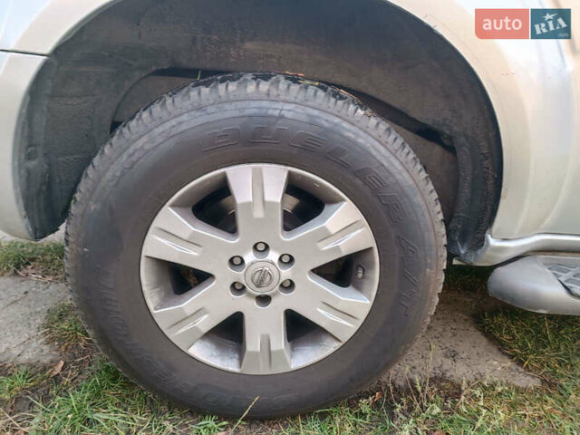 Сірий Ніссан Патфайндер, об'ємом двигуна 2.5 л та пробігом 83 тис. км за 13100 $, фото 6 на Automoto.ua