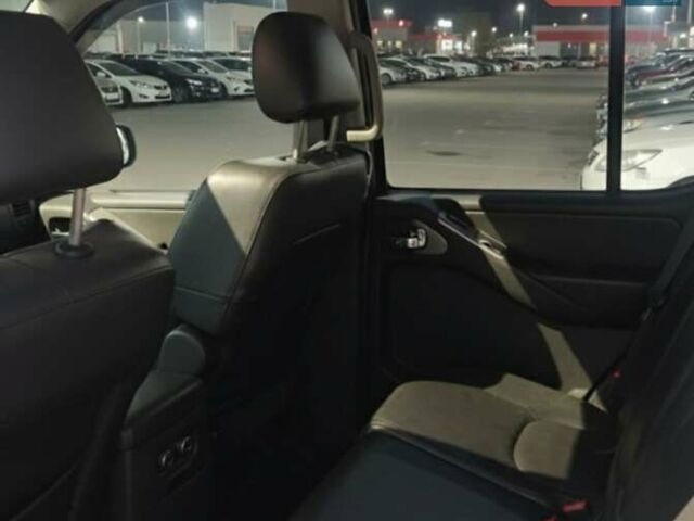 Серый Ниссан Патфайндер, объемом двигателя 2.49 л и пробегом 250 тыс. км за 9200 $, фото 7 на Automoto.ua