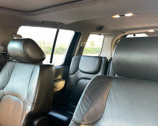 Серый Ниссан Патфайндер, объемом двигателя 2.5 л и пробегом 309 тыс. км за 6999 $, фото 10 на Automoto.ua