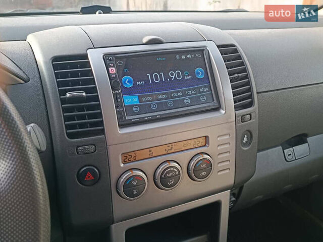 Сірий Ніссан Патфайндер, об'ємом двигуна 2.5 л та пробігом 83 тис. км за 13100 $, фото 11 на Automoto.ua