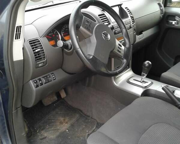 Сірий Ніссан Патфайндер, об'ємом двигуна 2.49 л та пробігом 174 тис. км за 10500 $, фото 8 на Automoto.ua