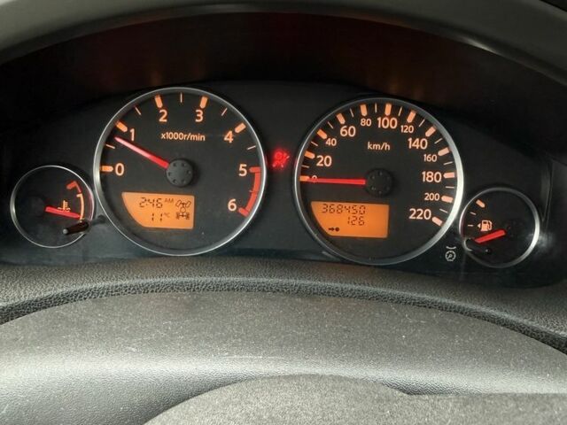 Сірий Ніссан Патфайндер, об'ємом двигуна 2.3 л та пробігом 368 тис. км за 4722 $, фото 4 на Automoto.ua