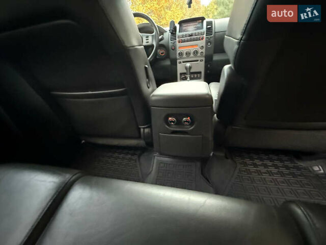 Серый Ниссан Патфайндер, объемом двигателя 4 л и пробегом 155 тыс. км за 12700 $, фото 48 на Automoto.ua