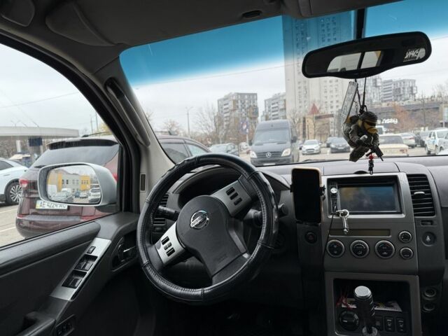 Сірий Ніссан Патфайндер, об'ємом двигуна 2.3 л та пробігом 368 тис. км за 4722 $, фото 3 на Automoto.ua