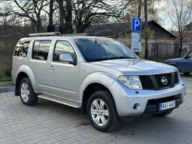 Серый Ниссан Патфайндер, объемом двигателя 2.5 л и пробегом 200 тыс. км за 5700 $, фото 7 на Automoto.ua