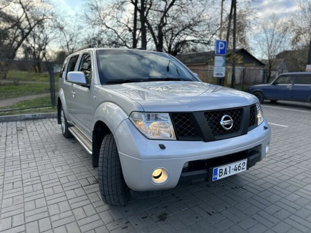 Серый Ниссан Патфайндер, объемом двигателя 2.5 л и пробегом 200 тыс. км за 5700 $, фото 15 на Automoto.ua