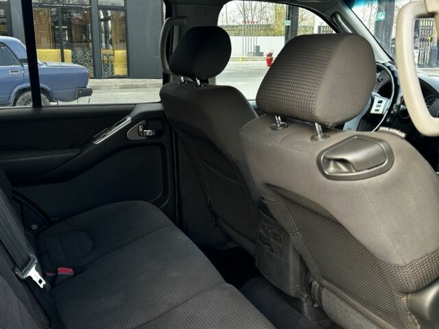 Серый Ниссан Патфайндер, объемом двигателя 2.5 л и пробегом 200 тыс. км за 5700 $, фото 18 на Automoto.ua