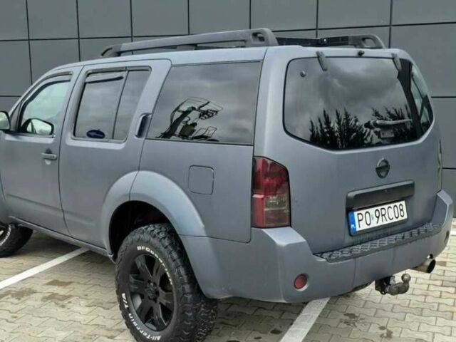 Сірий Ніссан Патфайндер, об'ємом двигуна 2.5 л та пробігом 225 тис. км за 3500 $, фото 5 на Automoto.ua