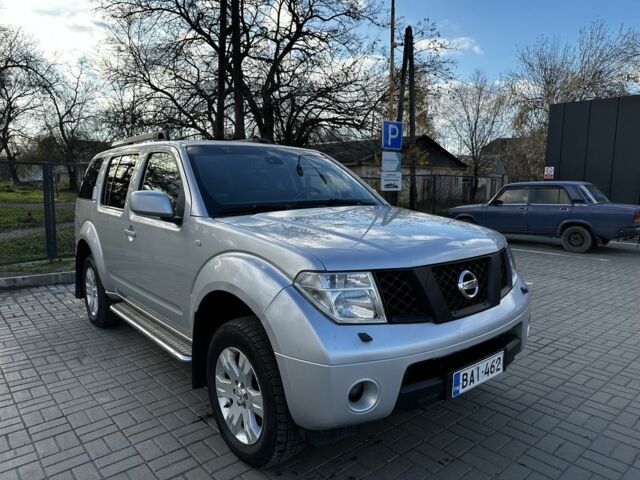 Серый Ниссан Патфайндер, объемом двигателя 2.5 л и пробегом 200 тыс. км за 5700 $, фото 12 на Automoto.ua