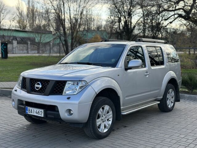 Серый Ниссан Патфайндер, объемом двигателя 2.5 л и пробегом 200 тыс. км за 5700 $, фото 8 на Automoto.ua