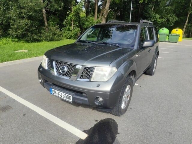 Серый Ниссан Патфайндер, объемом двигателя 2.5 л и пробегом 255 тыс. км за 3493 $, фото 5 на Automoto.ua
