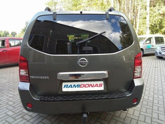 Ниссан Патфайндер 2007 в Кривом Роге на Automoto.ua Серый Ниссан Патфайндер, объемом двигателя 2.5 л и пробегом 379 тыс. км за 4080 $, фото 5 на Automoto.ua