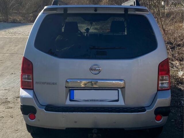 Ниссан Патфайндер 2007 в Сумах на Automoto.ua Серый Ниссан Патфайндер, объемом двигателя 2.5 л и пробегом 301 тыс. км за 3500 $, фото 2 на Automoto.ua