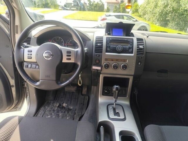 Серый Ниссан Патфайндер, объемом двигателя 2.5 л и пробегом 255 тыс. км за 3493 $, фото 9 на Automoto.ua