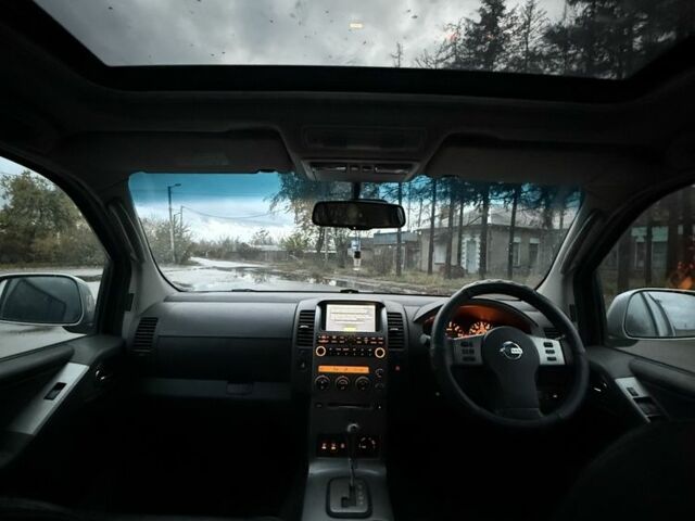 Ниссан Патфайндер 2007 в Харькове на Automoto.ua Серый Ниссан Патфайндер, объемом двигателя 2.5 л и пробегом 141 тыс. км за 5000 $, фото 5 на Automoto.ua