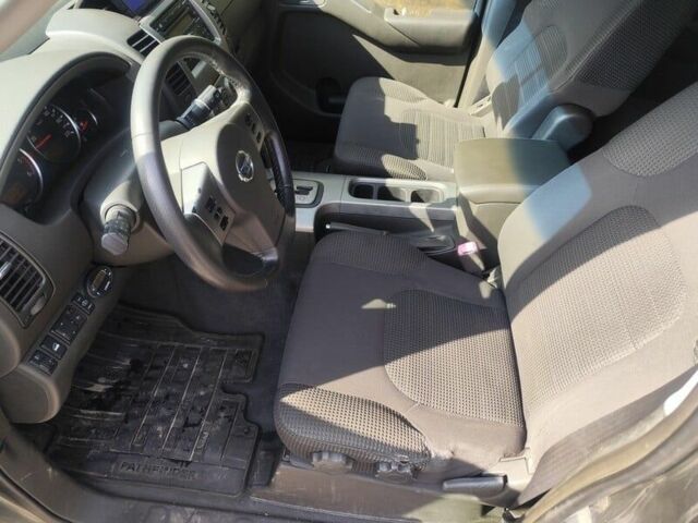 Серый Ниссан Патфайндер, объемом двигателя 2.5 л и пробегом 255 тыс. км за 3493 $, фото 8 на Automoto.ua