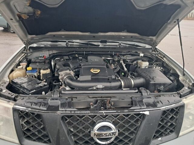 Серый Ниссан Патфайндер, объемом двигателя 4 л и пробегом 278 тыс. км за 5500 $, фото 8 на Automoto.ua